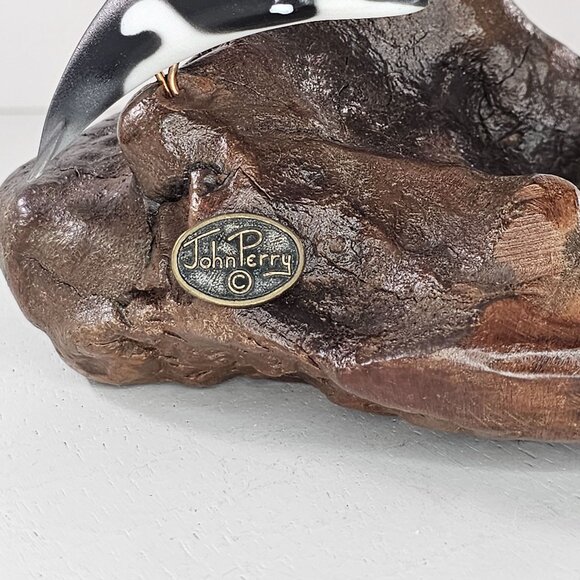 John Perry Killer Whale Mother & Calf Sculpture On Burlwood Base *FLAW* - Picture 2 of 9